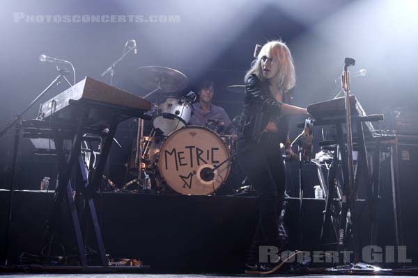 METRIC - 2018-11-08 - PARIS - Le Trianon - Emily Haines - Joules Scott-Key